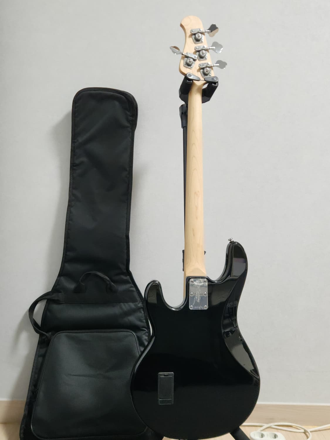 Sterling by MusicMan RAY4 Bass Black 4현  상품이미지2