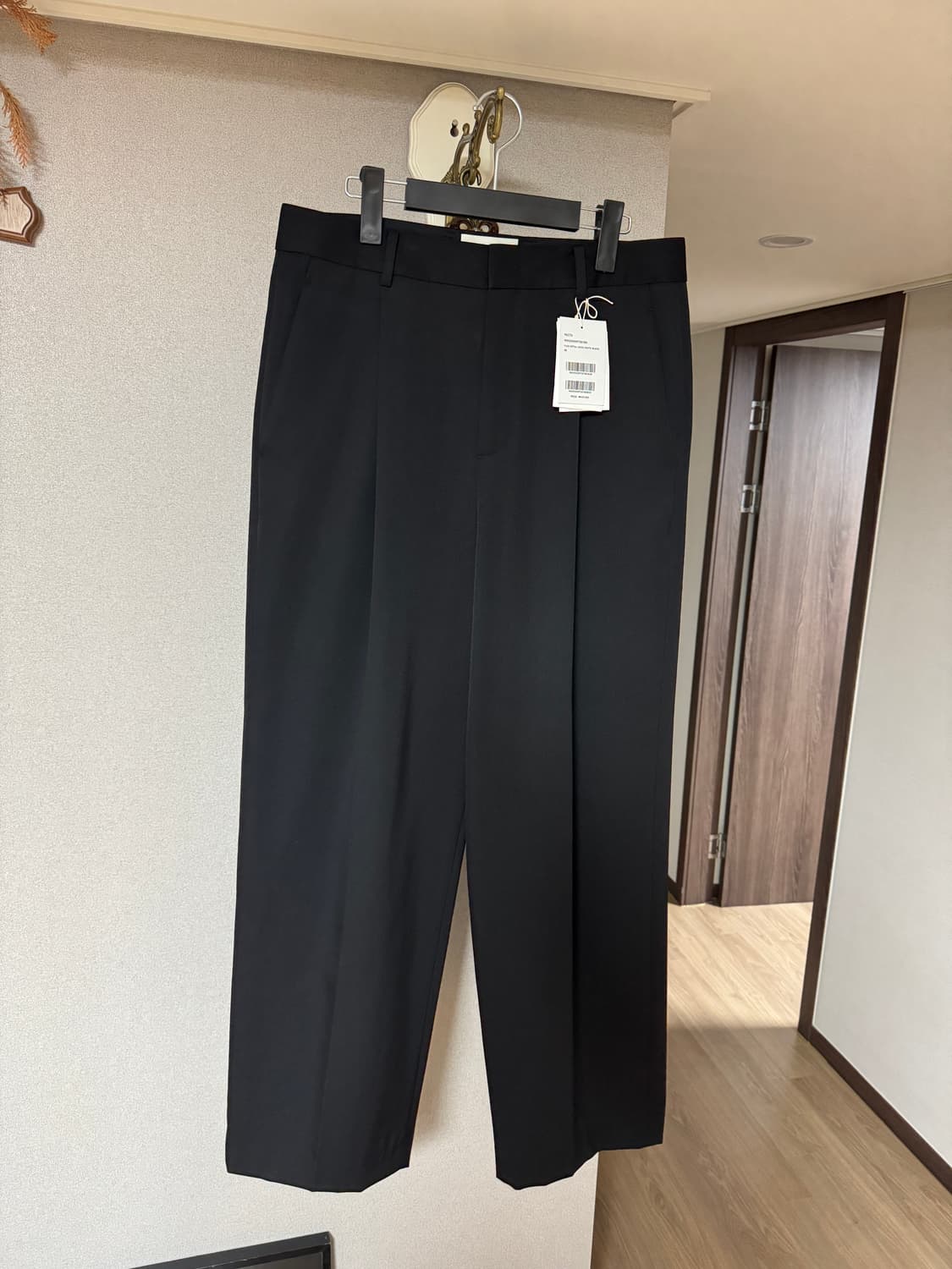 렉토 25fw 턱 디테일 울 팬츠 슬랙스 M사이즈 판매 상품이미지2