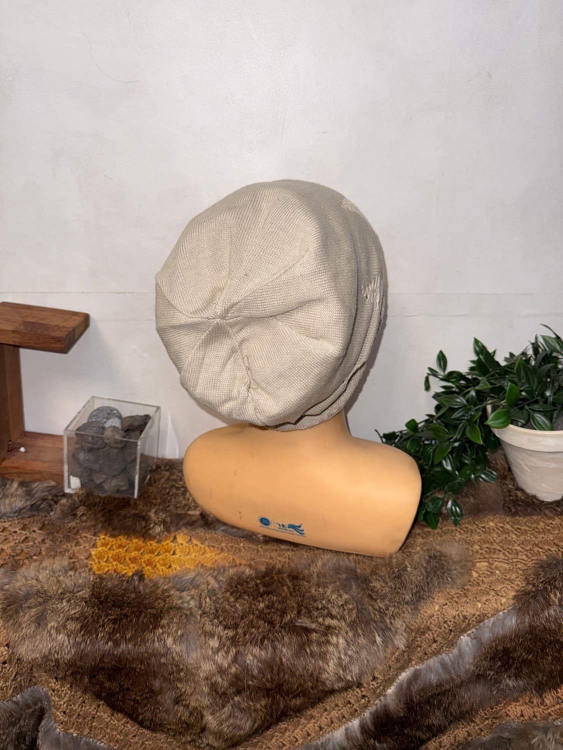 Ivory grunge damage loose knit beanie  상품이미지3