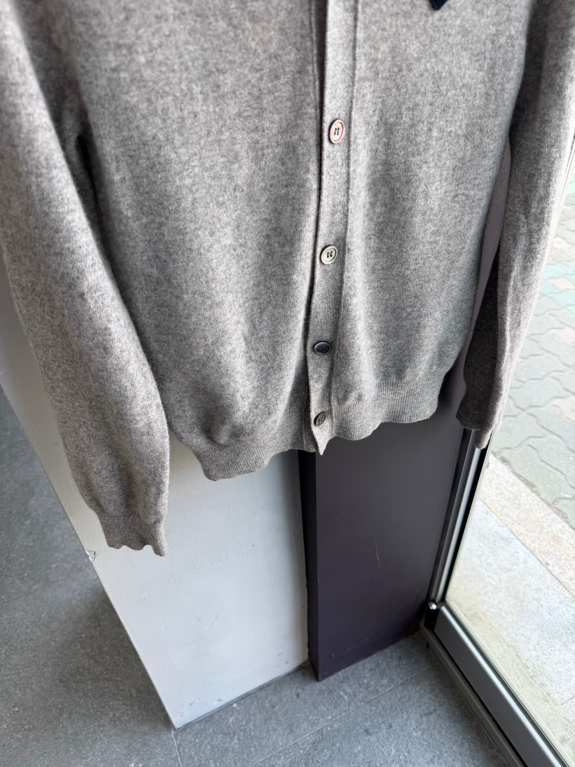 .S/ 꼼데가르송 플레이 블랙하트 그레이 가디건 상품이미지4
