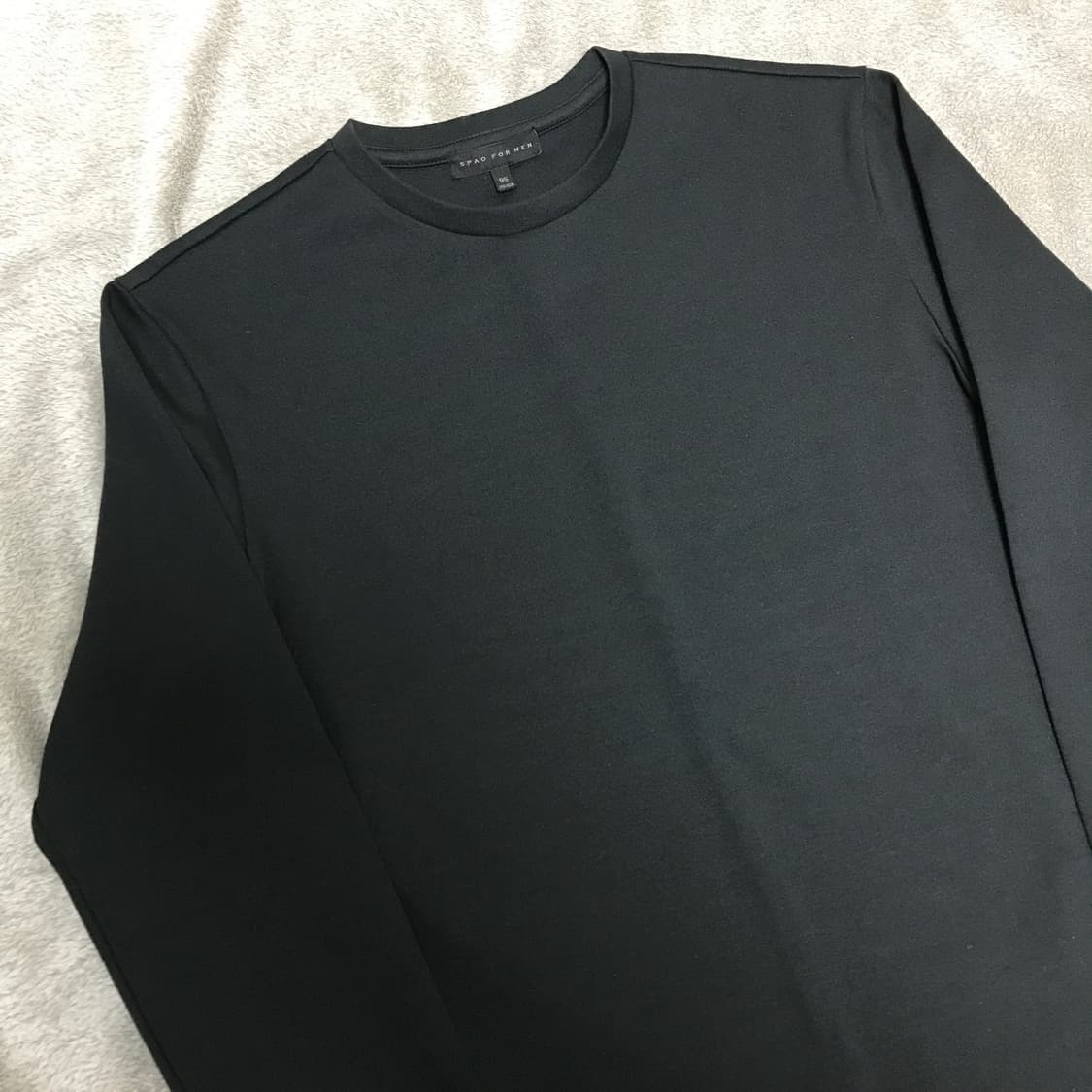 스파오 밀라노 긴팔 티셔츠 95사이즈 블랙 상품이미지3