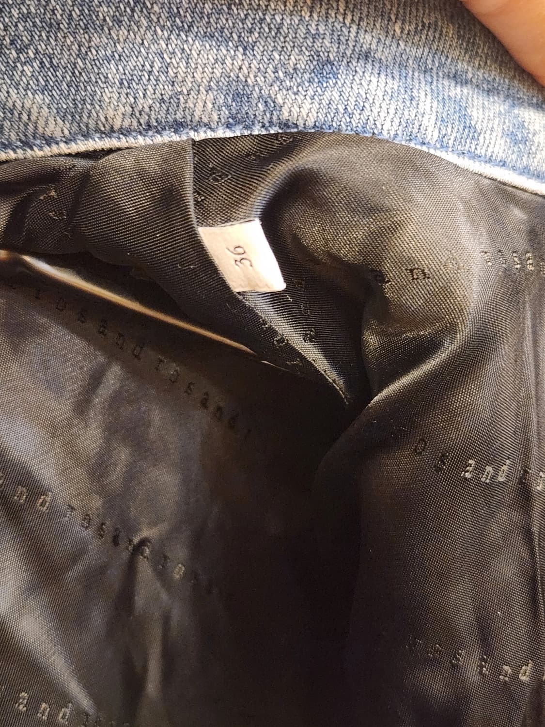 산드로 블랙 벨벳 데님배색 퀼팅자켓 상품이미지8