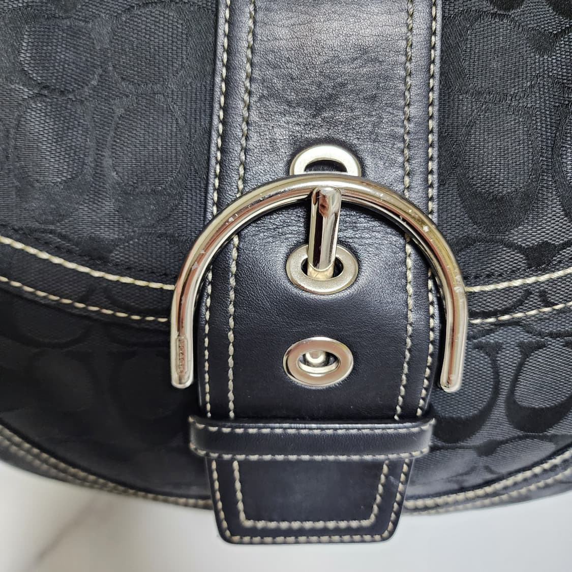 코치 버클 숄더백 상품이미지8