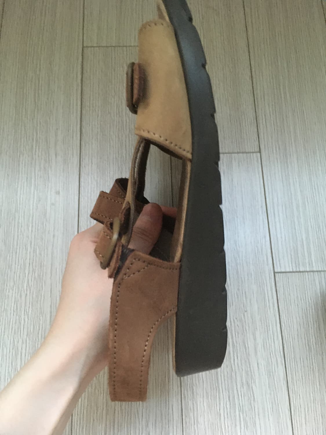 Brown Buckle Strap Sandal 상품이미지2