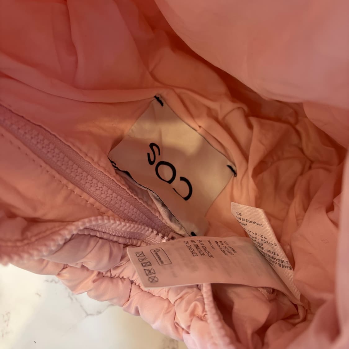 정품 COS 코스 퀄티드 미니백    상품이미지9