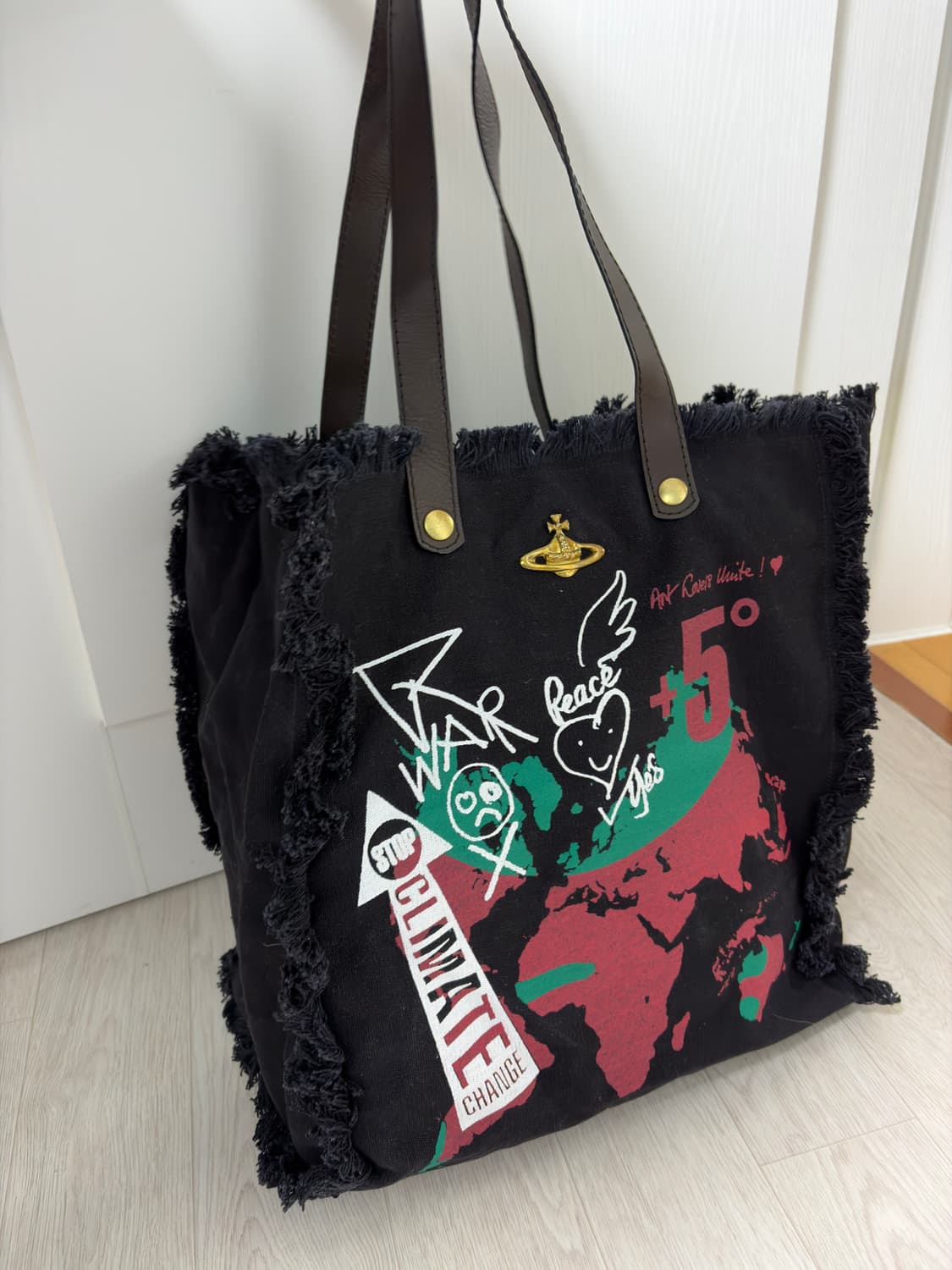 비비안웨스트우드 Let it rock  Tote 상품이미지4