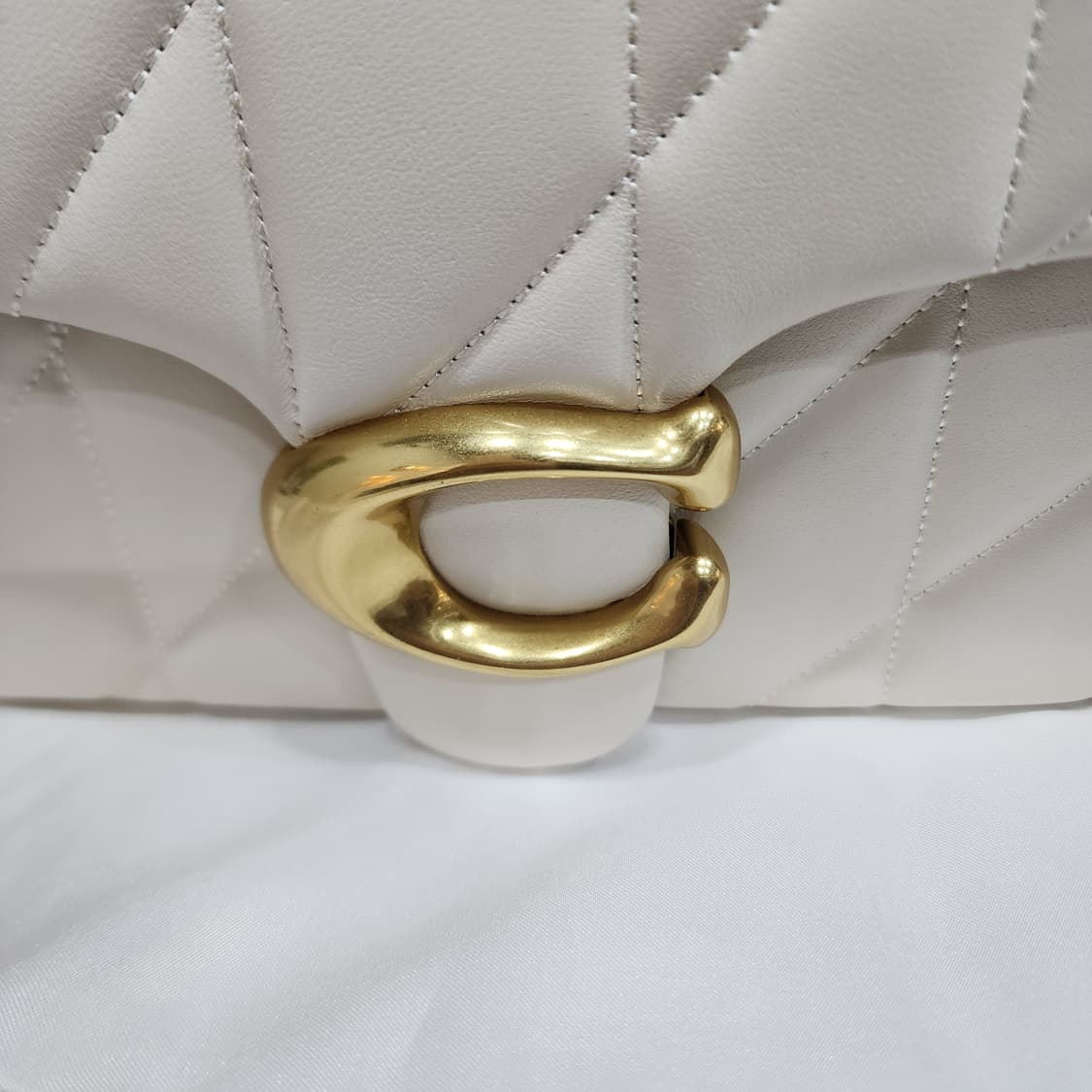 코치 태비 26 퀼팅 숄더백 새제품 상품이미지4