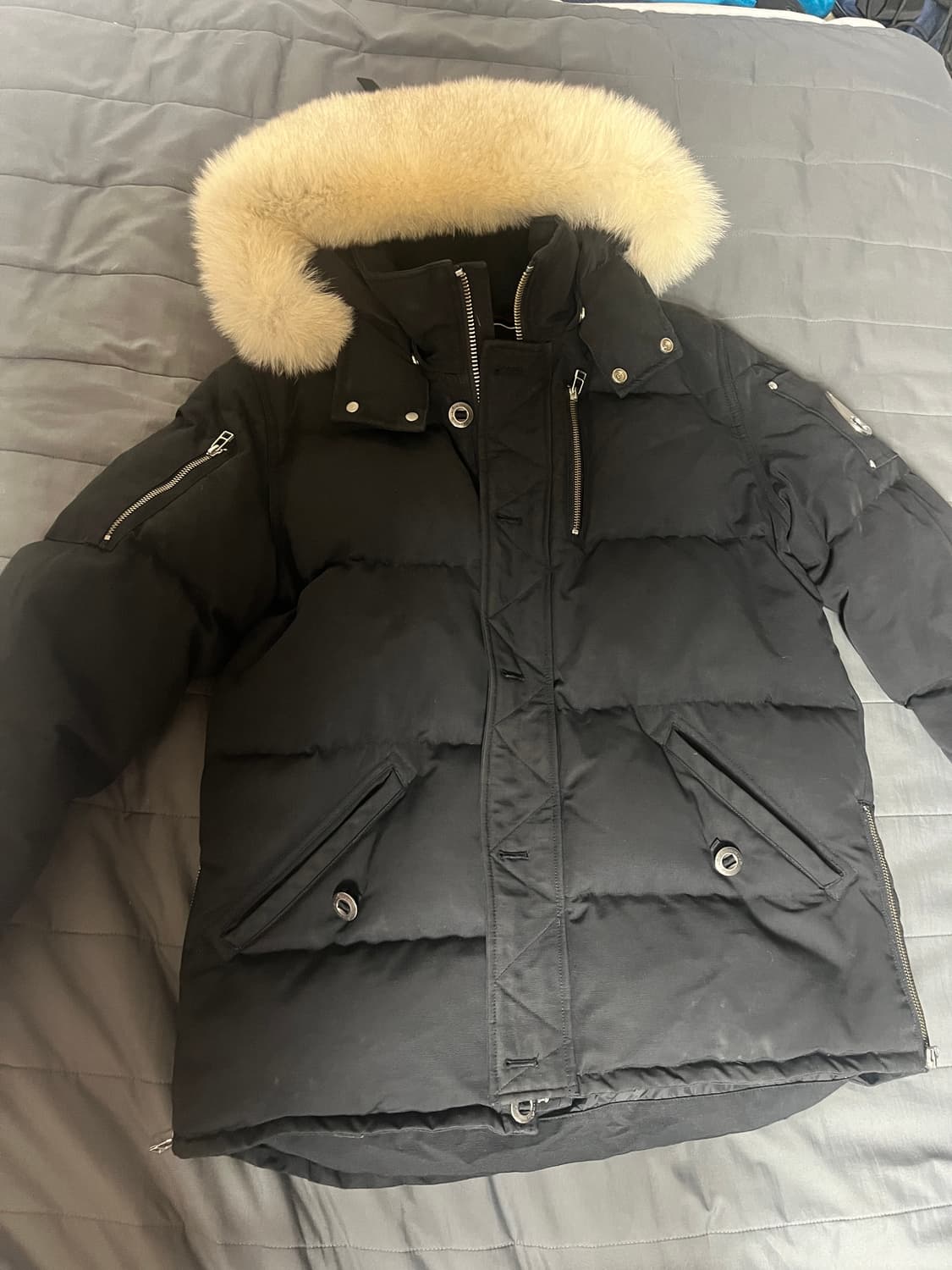 (급처) 무스너클 쓰리쿼터 패딩 블랙 L 상품이미지1