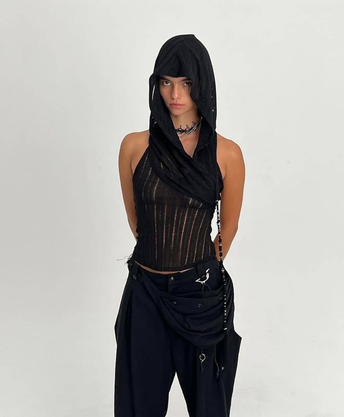 Hyein Seo hooded halter black 1 size 상품이미지1