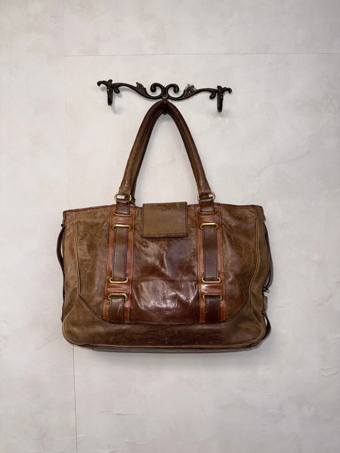 Marc Jacobs aging brown buckled tote bag 상품이미지4