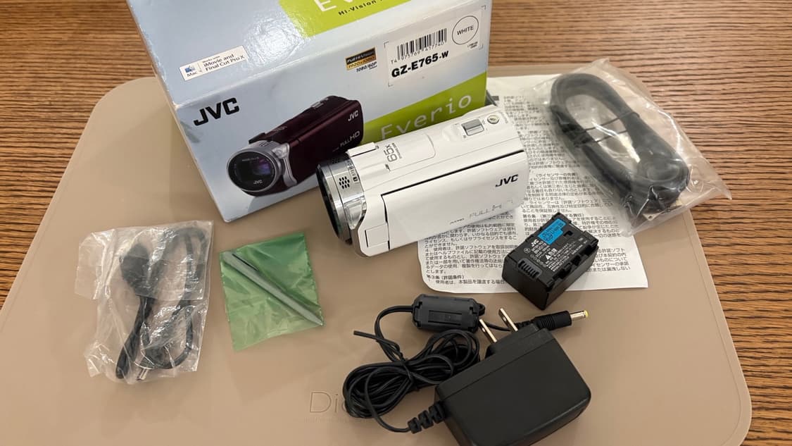 신품급 카리나  JVC 빈티지 캠코더 (GZ-E765) 상품이미지1