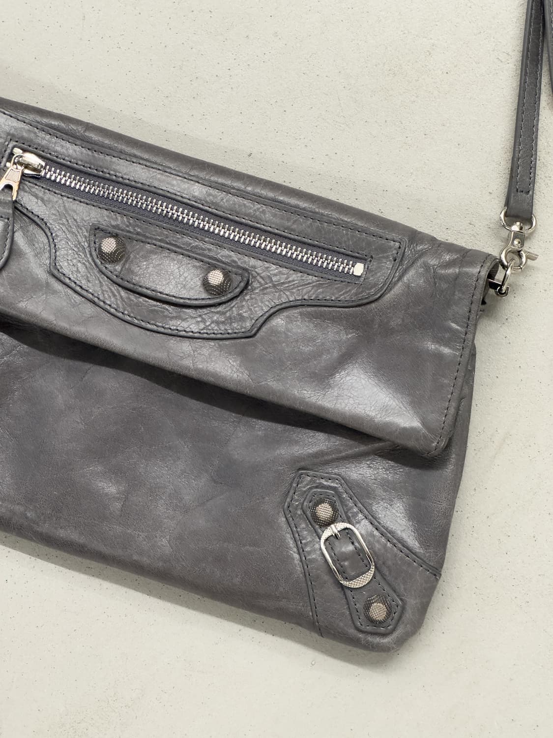 발렌시아가 엔벨로프 크로스백 클러치 상품이미지3