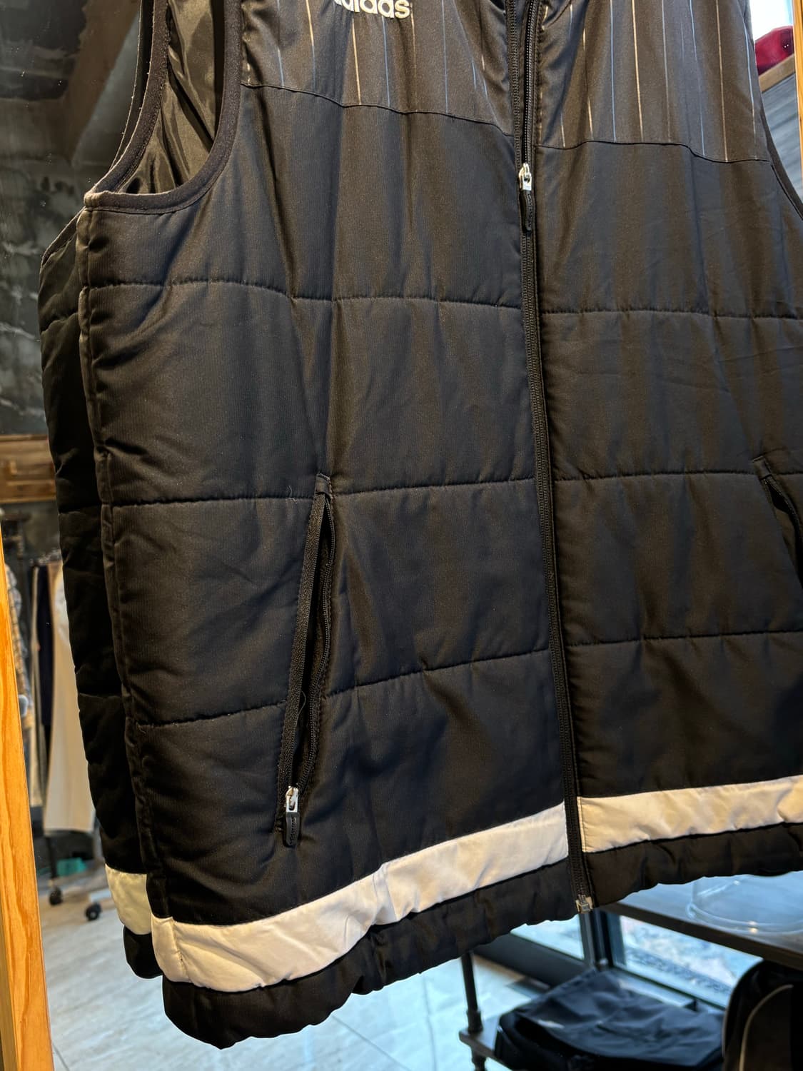 아디다스 블랙 패딩조끼 2XL 상품이미지3