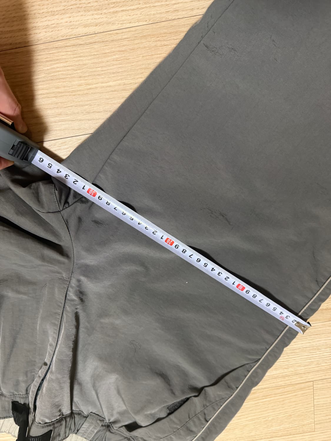 32,M) 29,000원 유니클로 빈티지 사이드 라인 스트링 팬츠 카키 상품이미지4