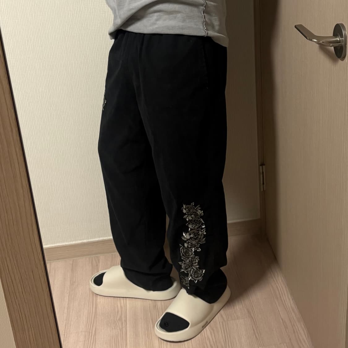 정품 위캔더스 로즈팬츠 장미 자수 블랙 밴딩 바지 상품이미지2