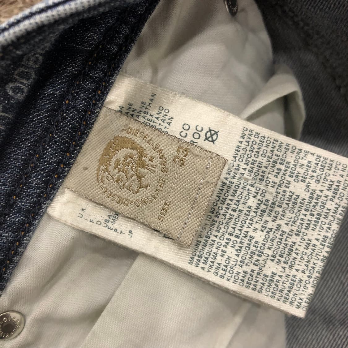 디젤 VIKER 디스 워싱 데미지 데님 팬츠 상품이미지6