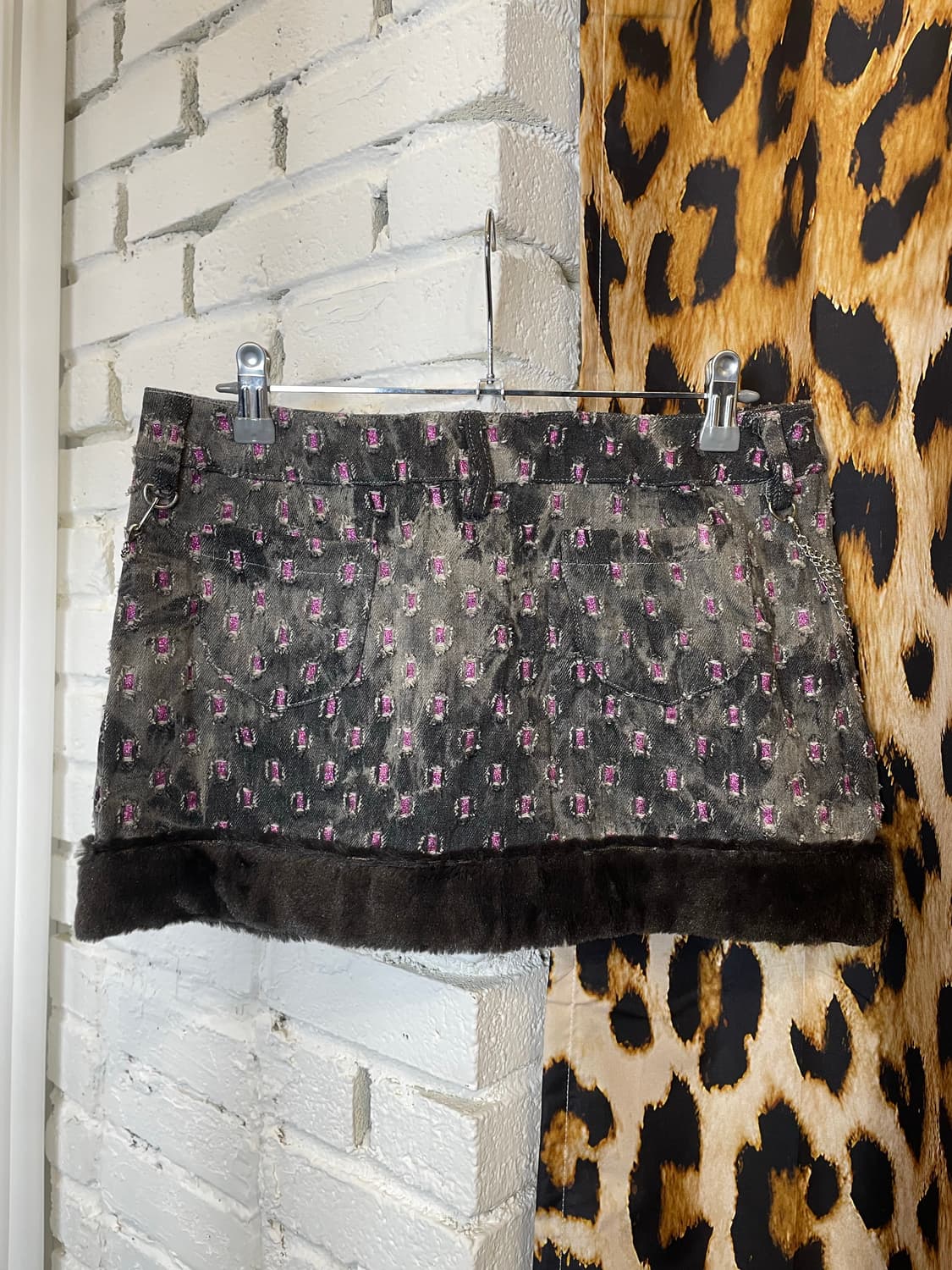 BODY LINE 바디라인 핑크 글리터 갸루 체인 데님 스커트 흑청 상품이미지5