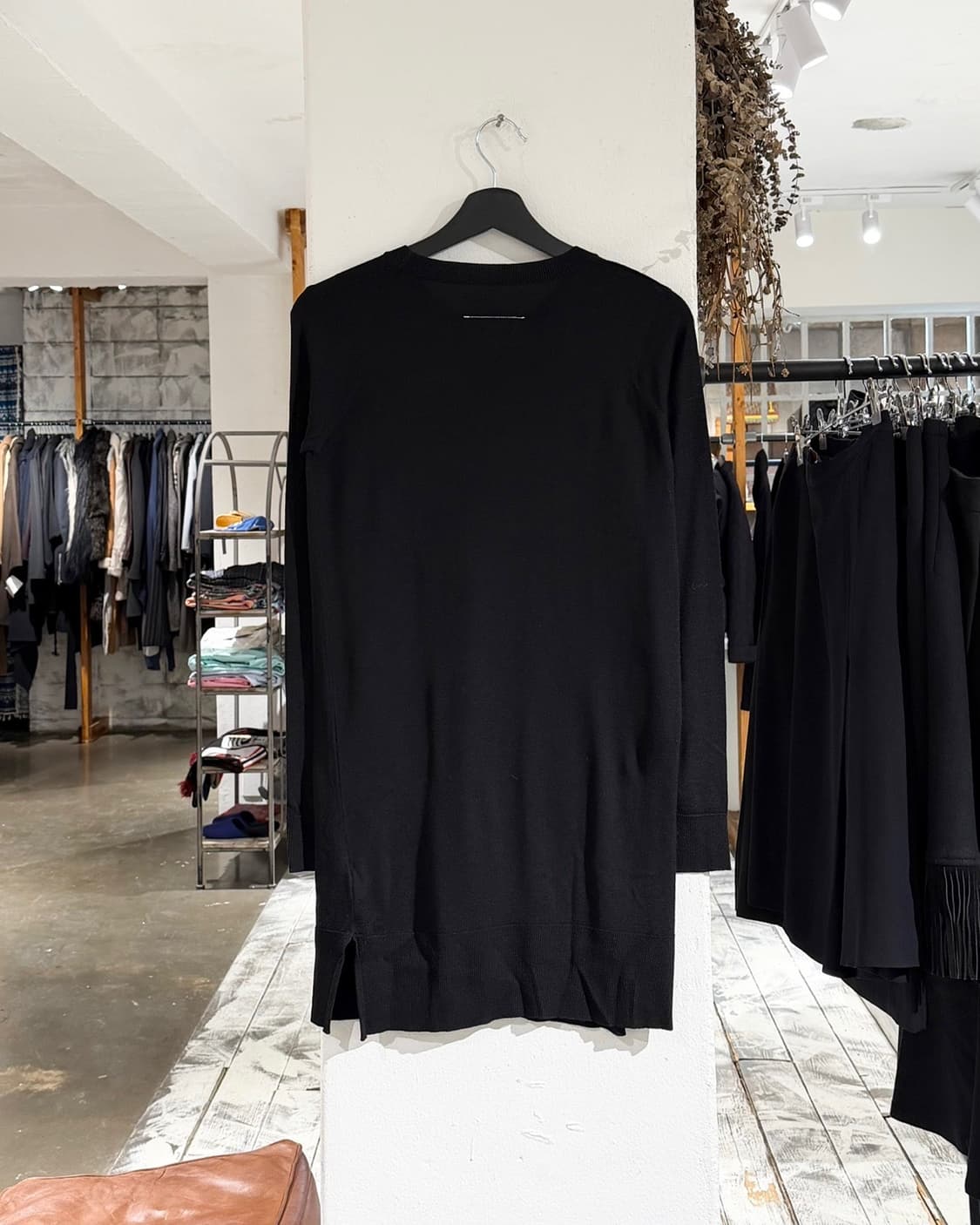 mm6 블랙 라운드 넥 롱 슬리브 니트 상품이미지6