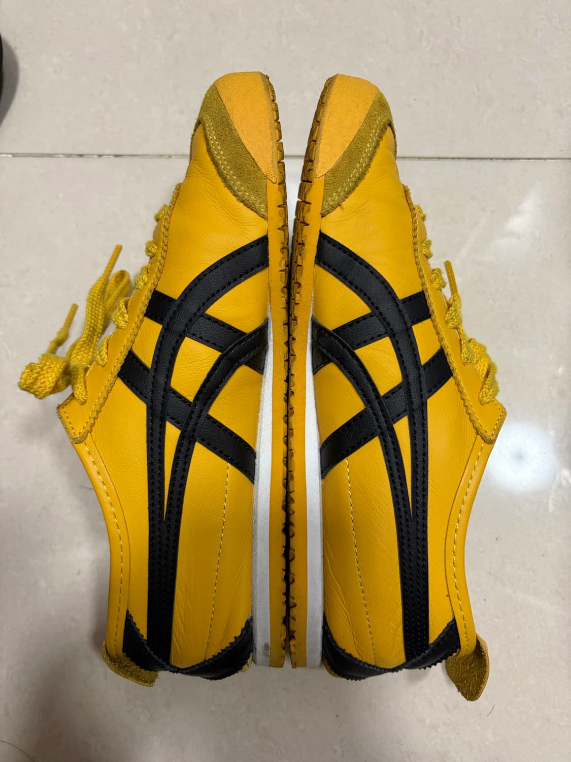 오니츠카타이거 멕시코66 옐로우블랙 235  상품이미지2