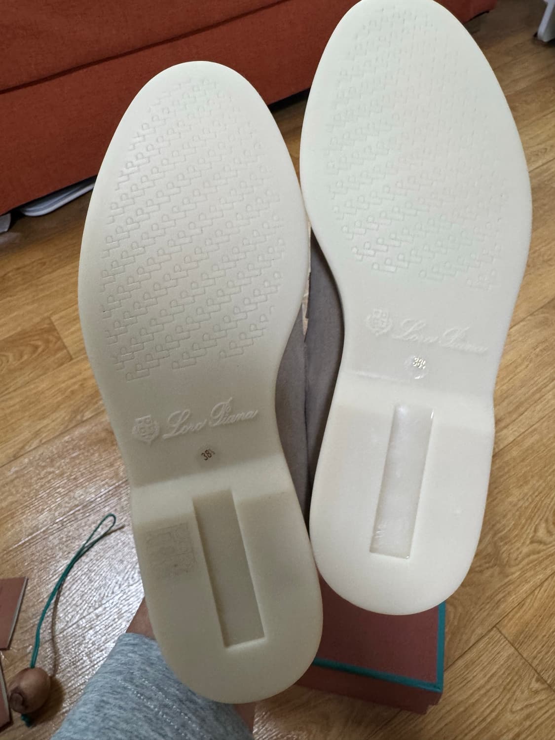 로로피아나 썸머 참 워크 샌드스톤 38.5 사이즈 상품이미지4