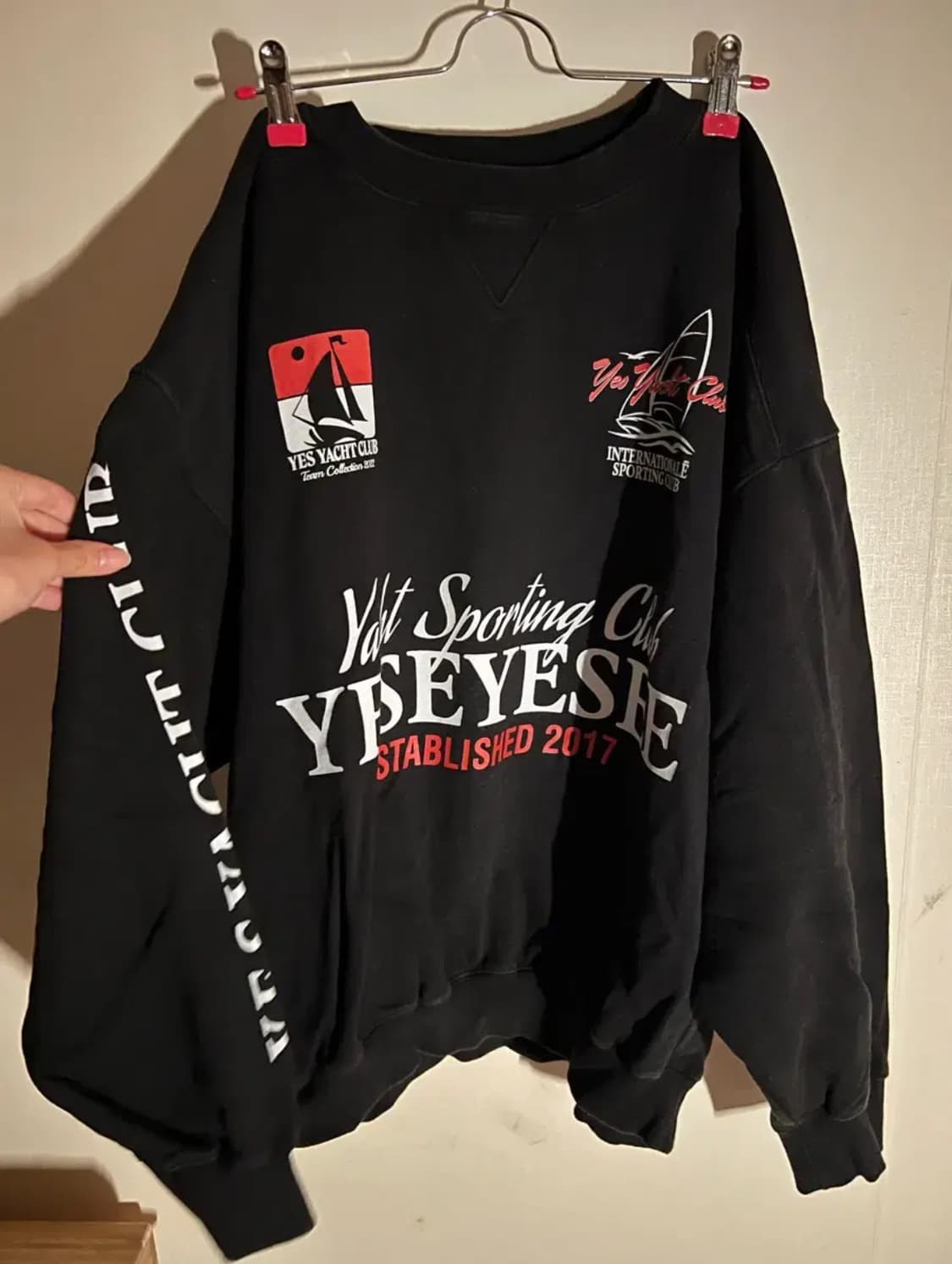 [예스아이씨] Y.E.S Yacht Sweatshirt Black 상품이미지1