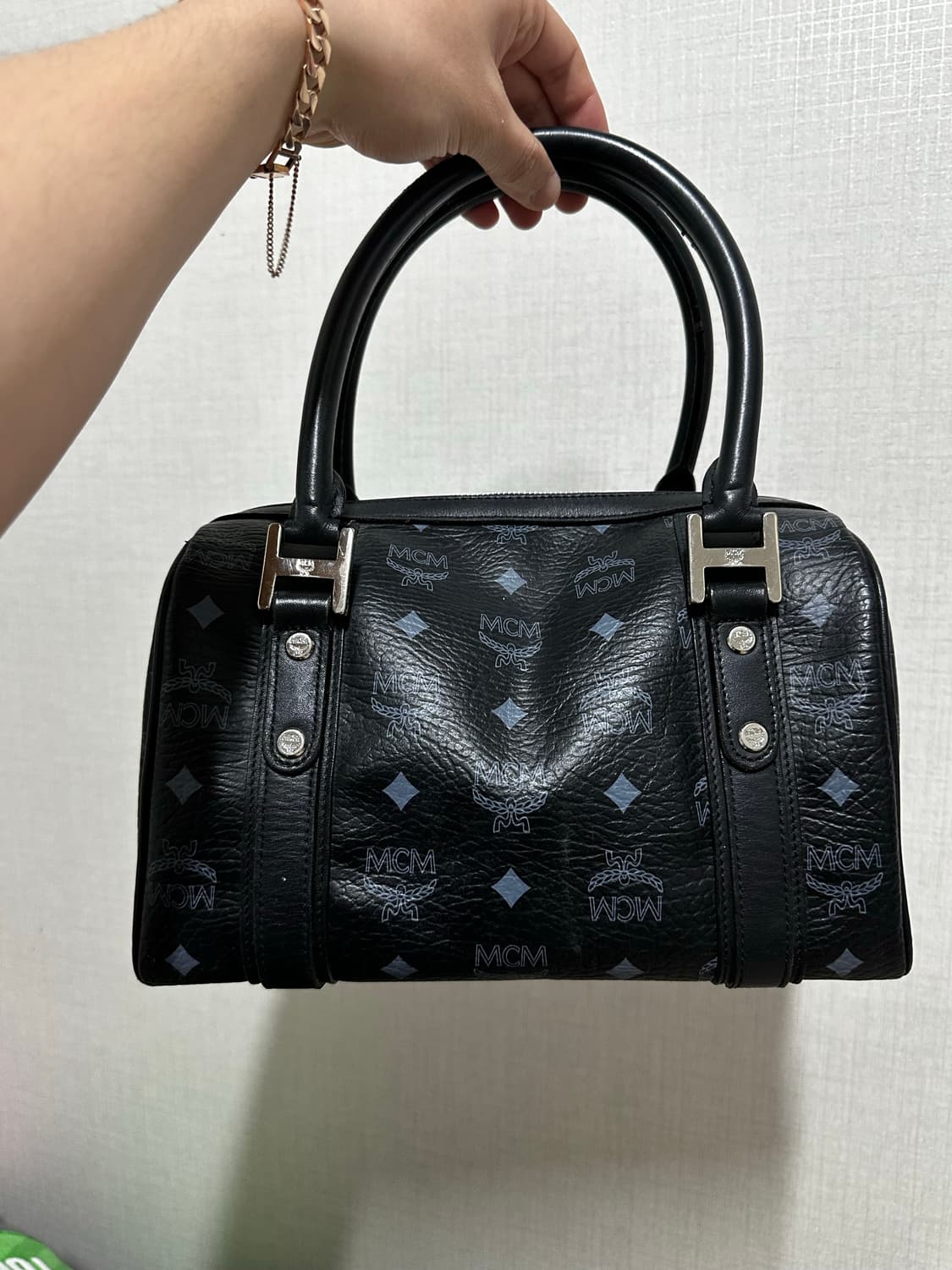 MCM 블랙 로고 보스턴백 상품이미지2