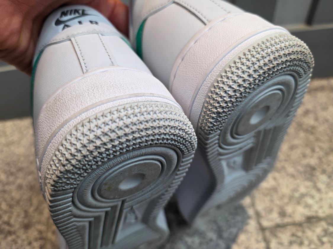 나이키 에어 포스 1 '07 퓨어 플래티넘 스타디움 그린 상품이미지9