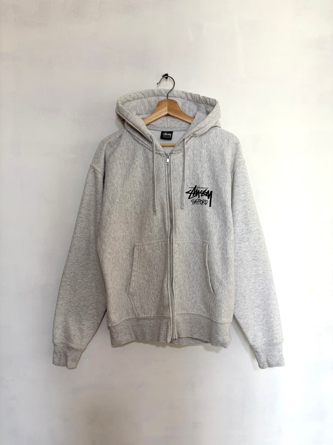 스투시(Stüssy) 삿포로 챕터 한정판 후드 집업 상품이미지3