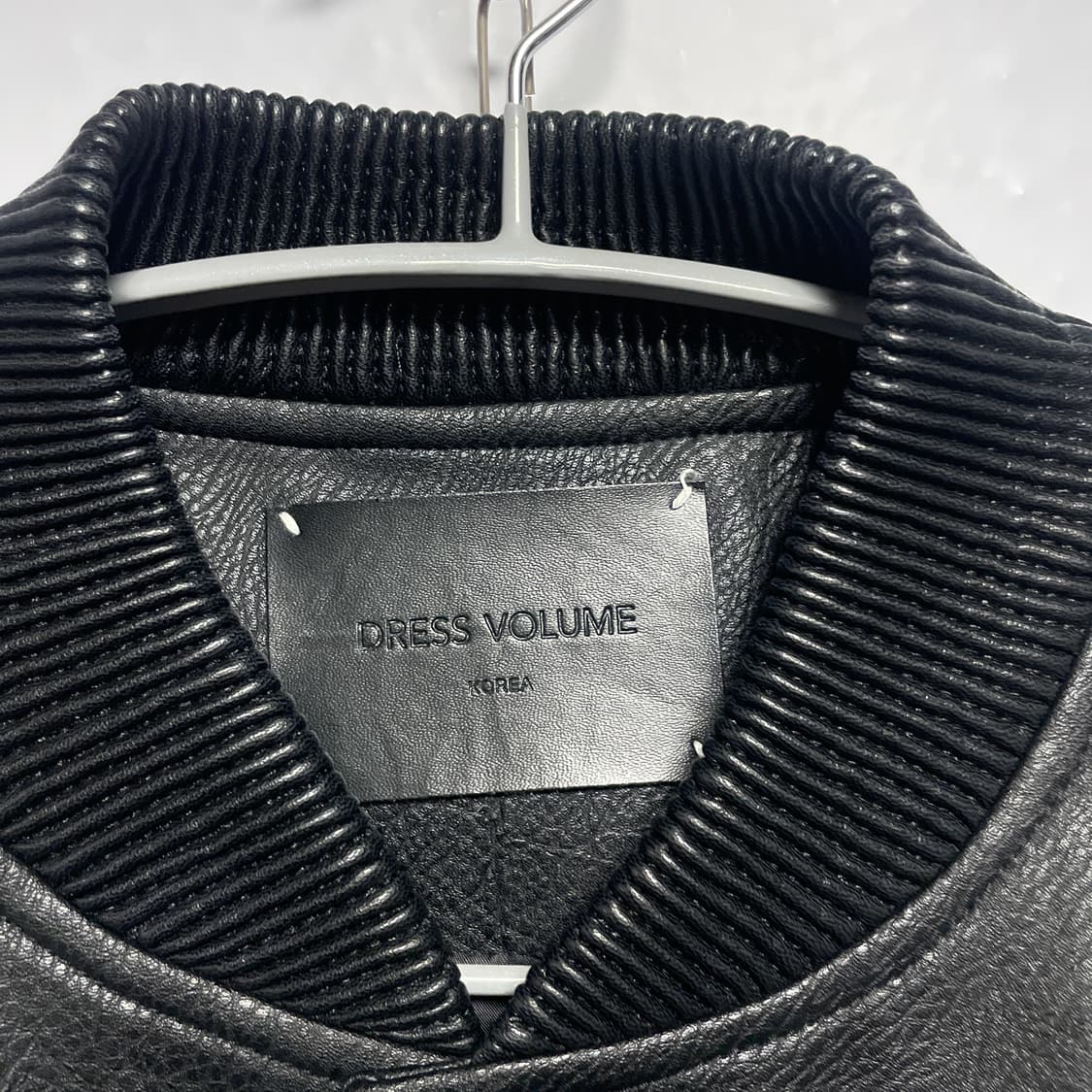 드레스볼륨 블랙 페이크 레더 봄버 자켓 상품이미지2