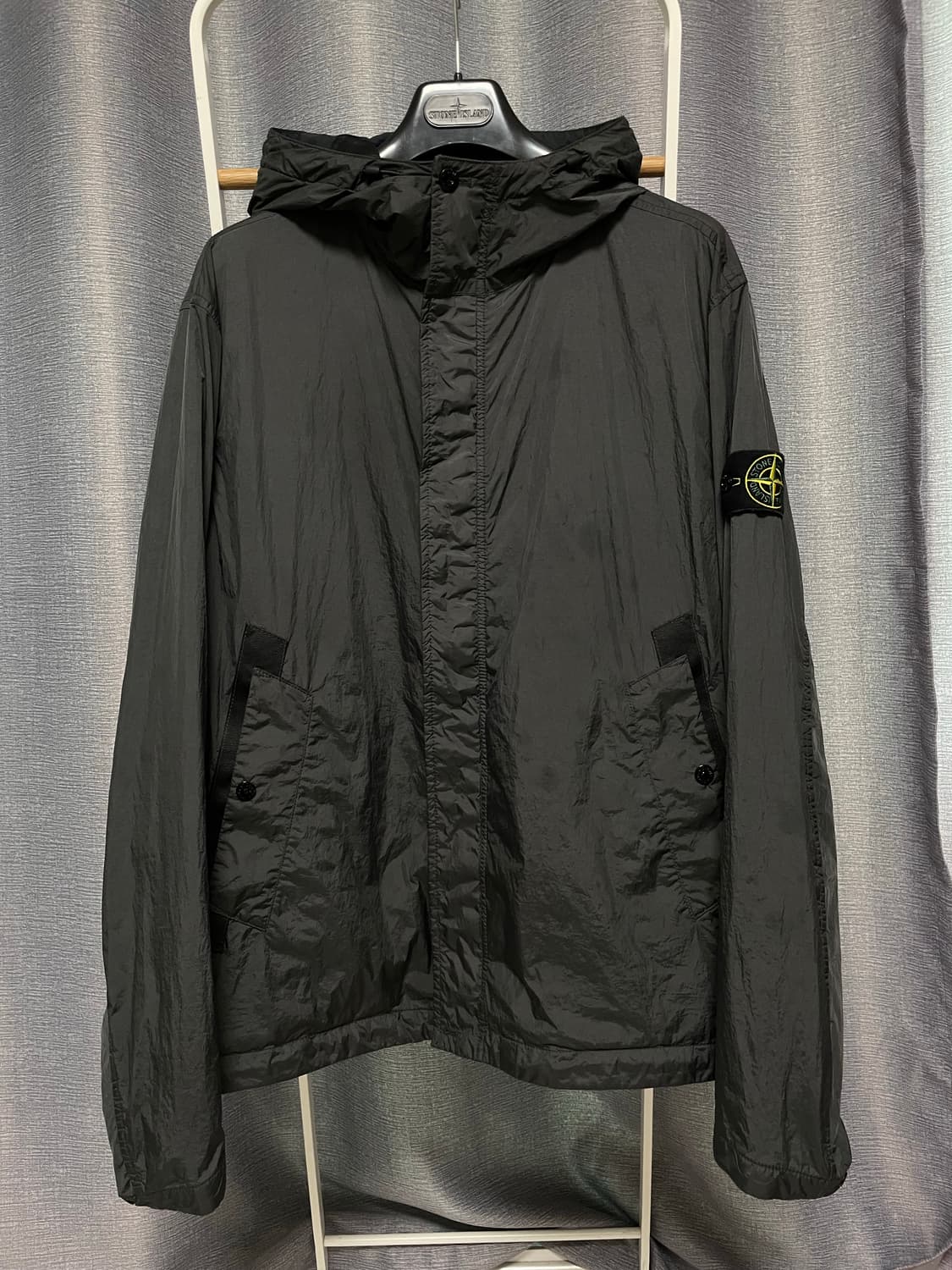 25ss xl 스톤아일랜드 크링클랩스 바람막이 상품이미지1