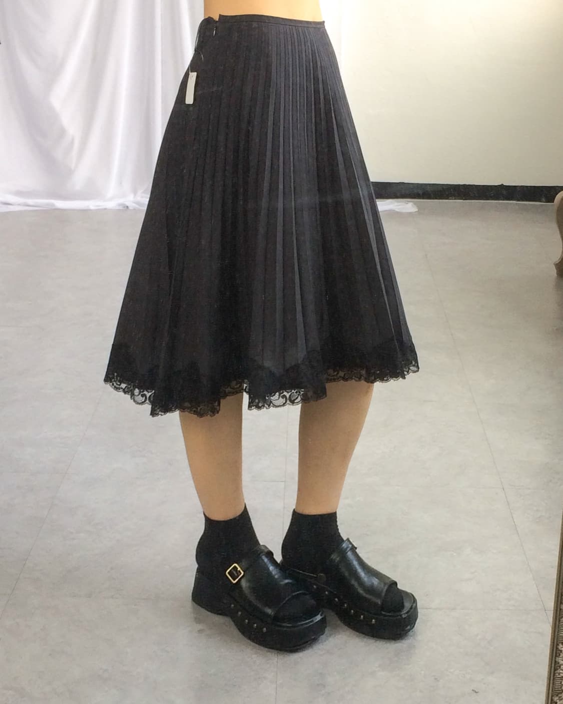 Lace trimming pleats midi skirt 상품이미지7