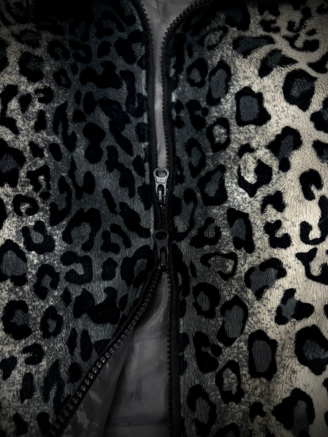 “Vintage” Black Leopard 2-way Fleece Zip 상품이미지3
