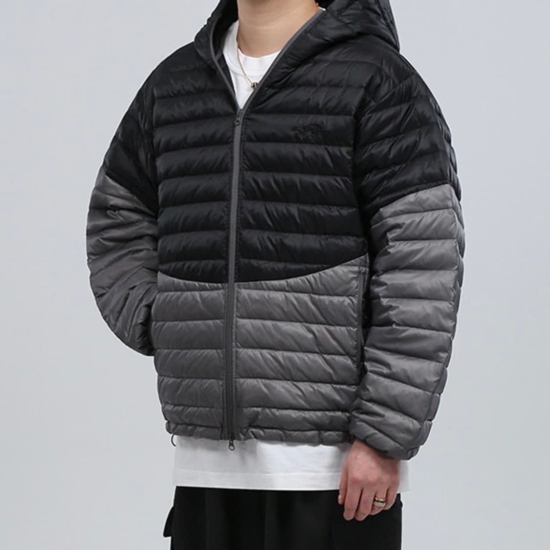 투톤 배색 자수 오버핏 덕다운 경량 점퍼 상품이미지8