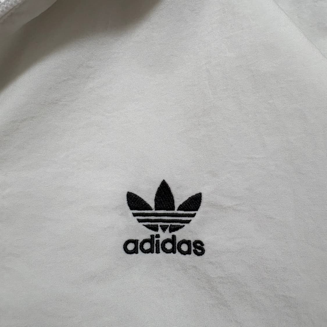 아디다스 우븐 바람막이 상품이미지3