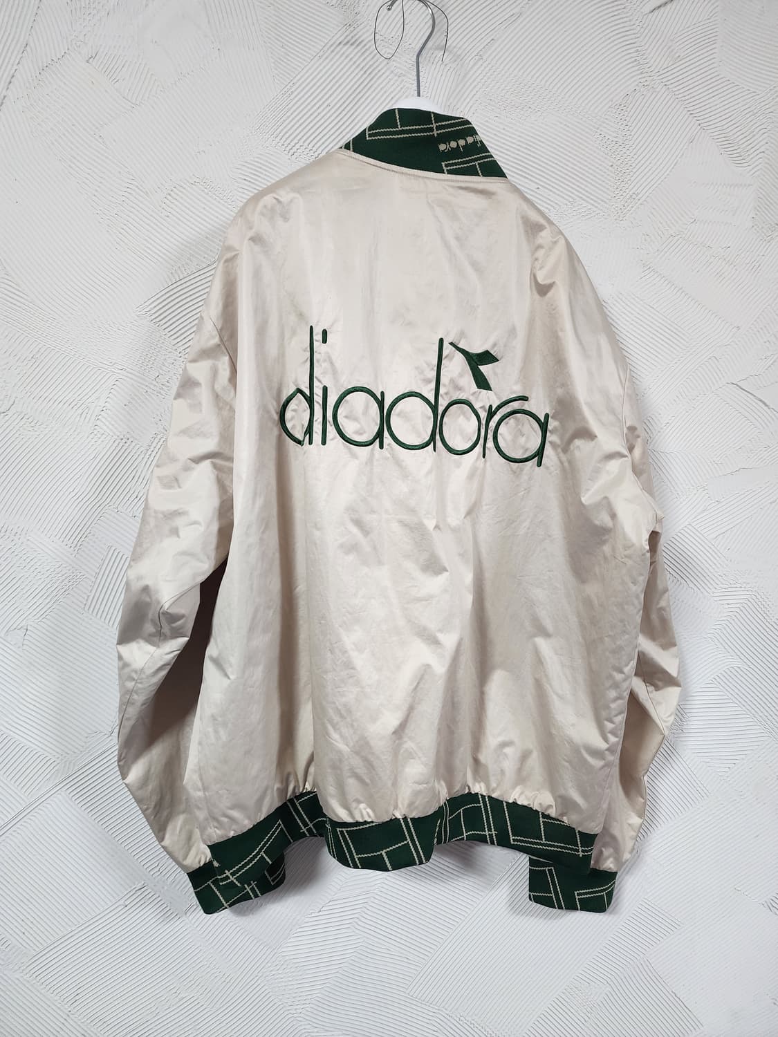 디아도라 베이지색 봄버 자켓 상품이미지3