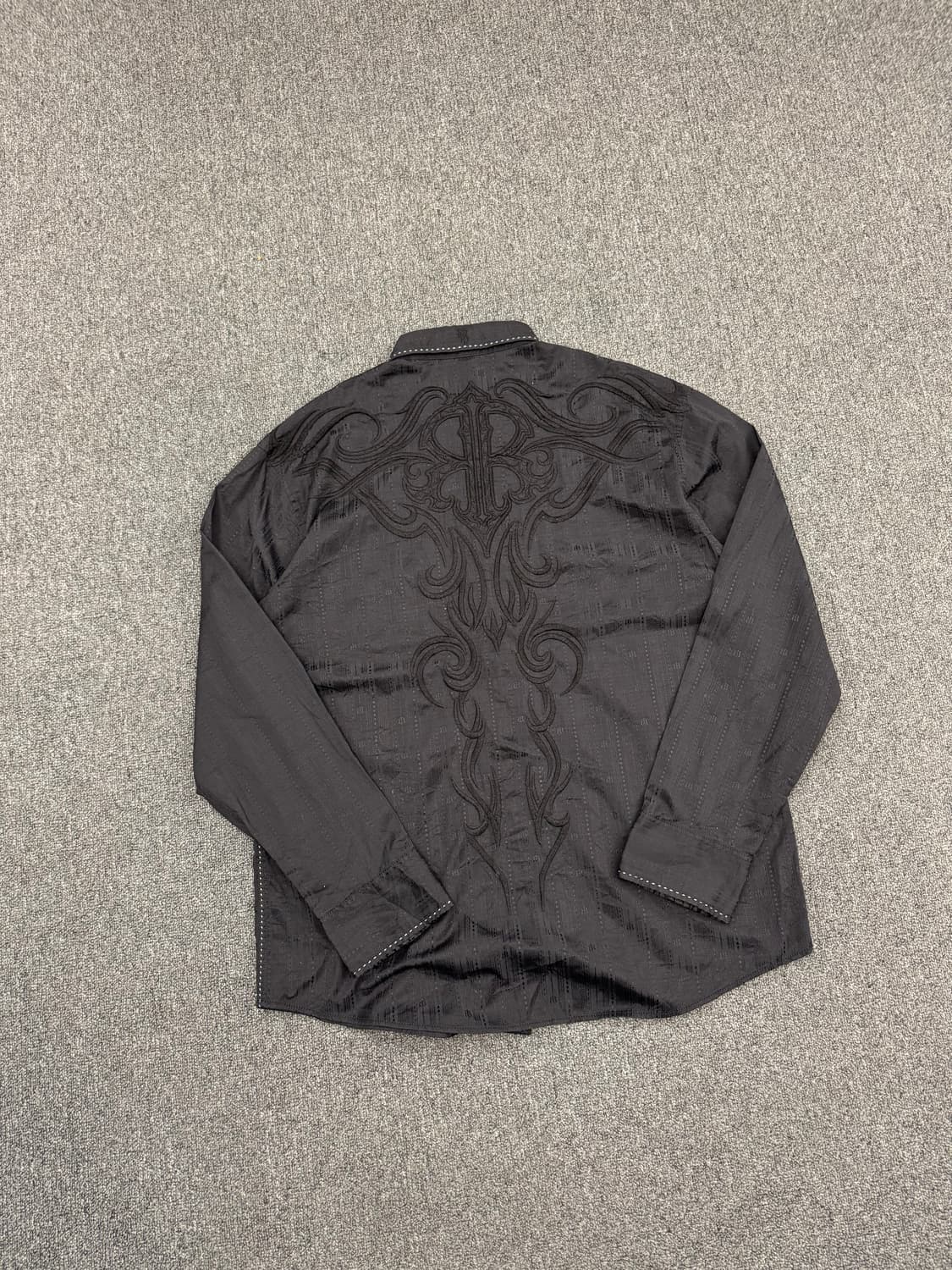 2XL)Roar 빈티지 패턴 자수 블랙 긴팔셔츠 상품이미지6