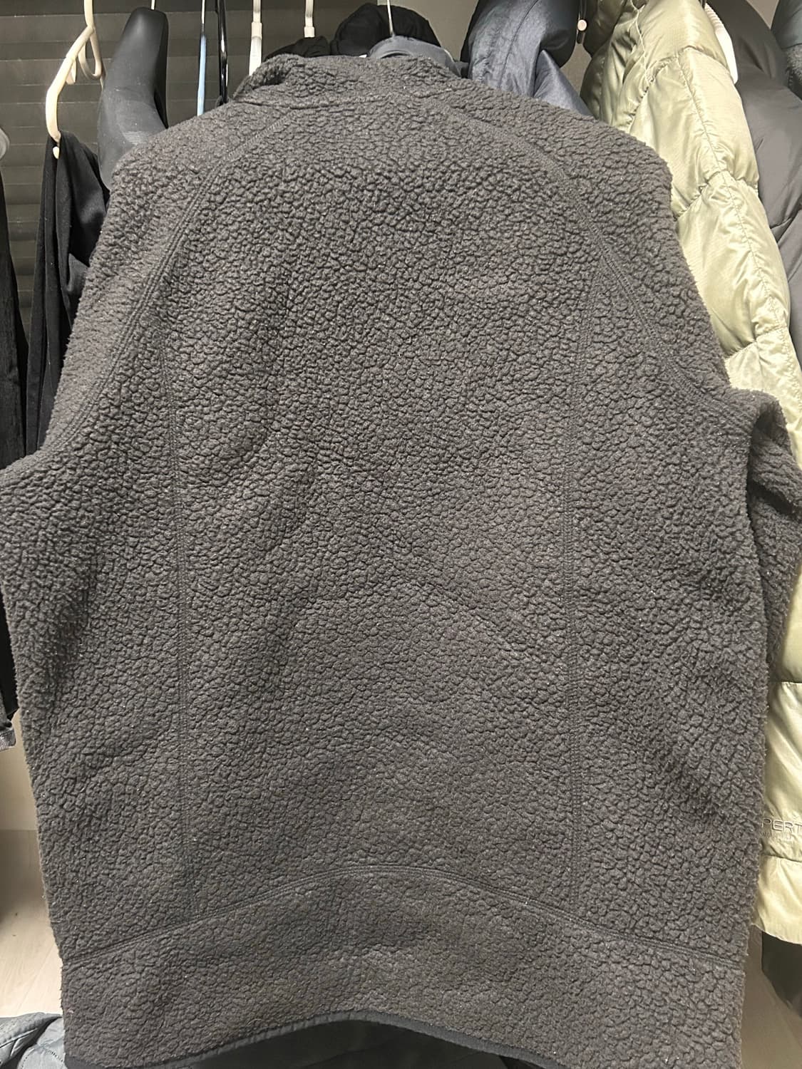 파타고니아 레트로 딥파일 플리스 풀집업 자켓 블랙 L(105) 상품이미지2