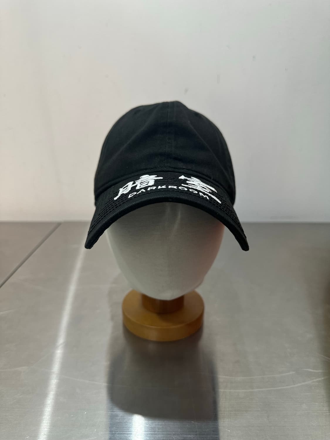 다크룸 뉴에라 언스트럭쳐 볼캡 블랙 팝니다! 상품이미지4