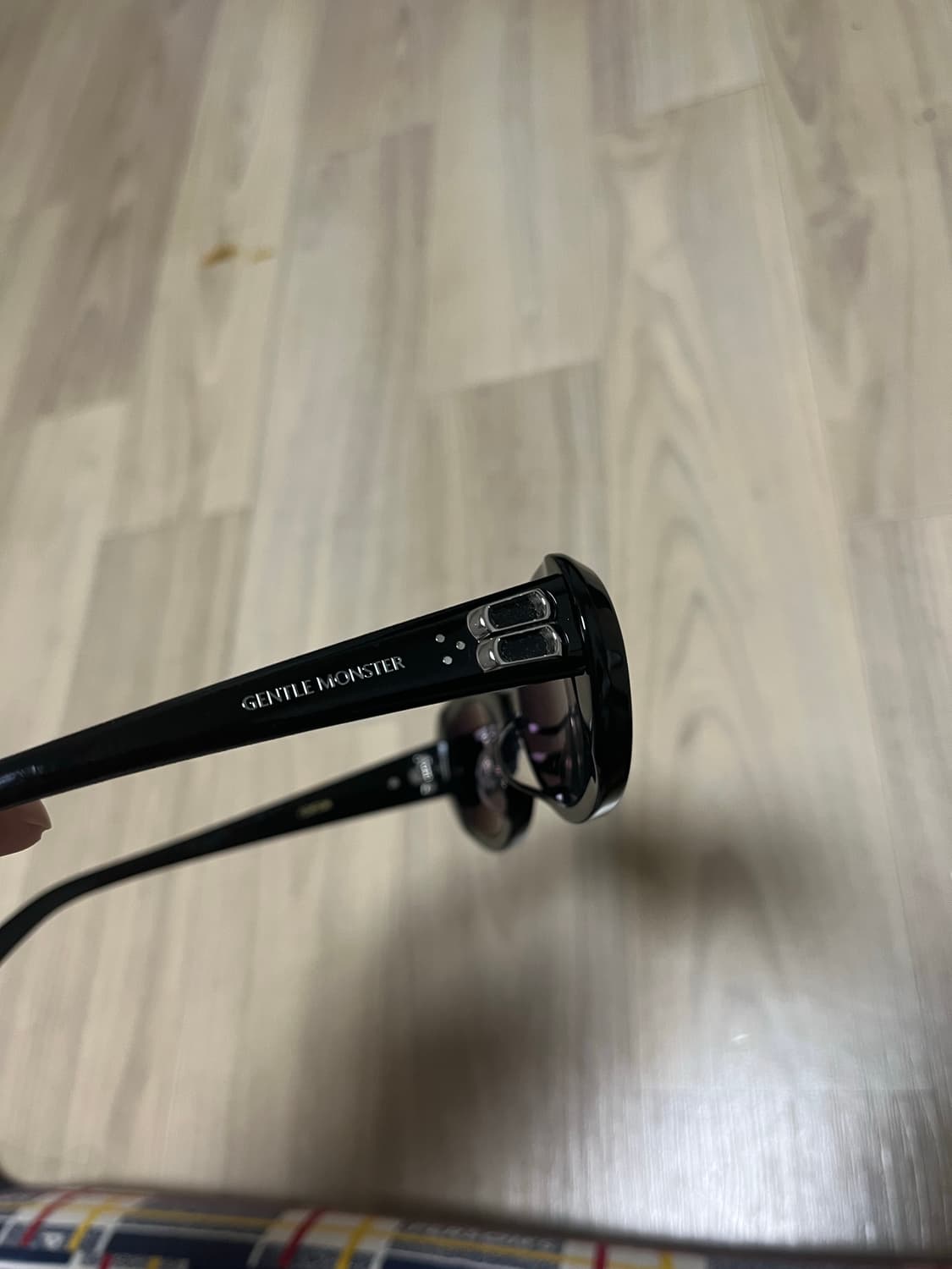 젠틀몬스터 코코아 블랙실버 상품이미지2