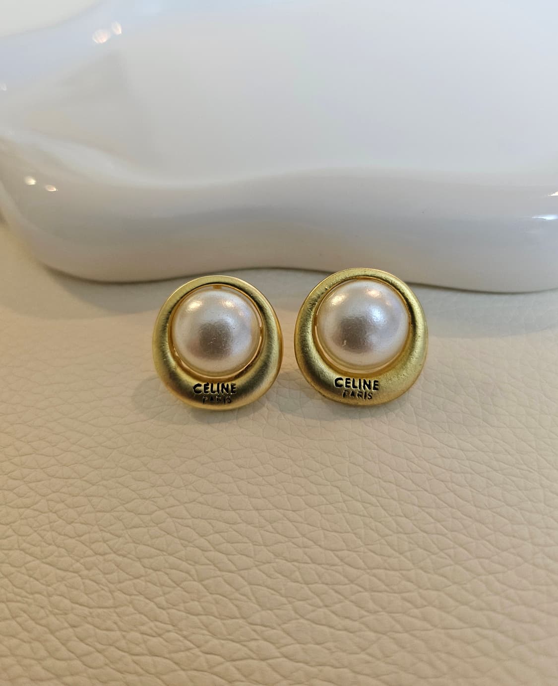 셀린느 앤틱진주단추 귀걸이 상품이미지1