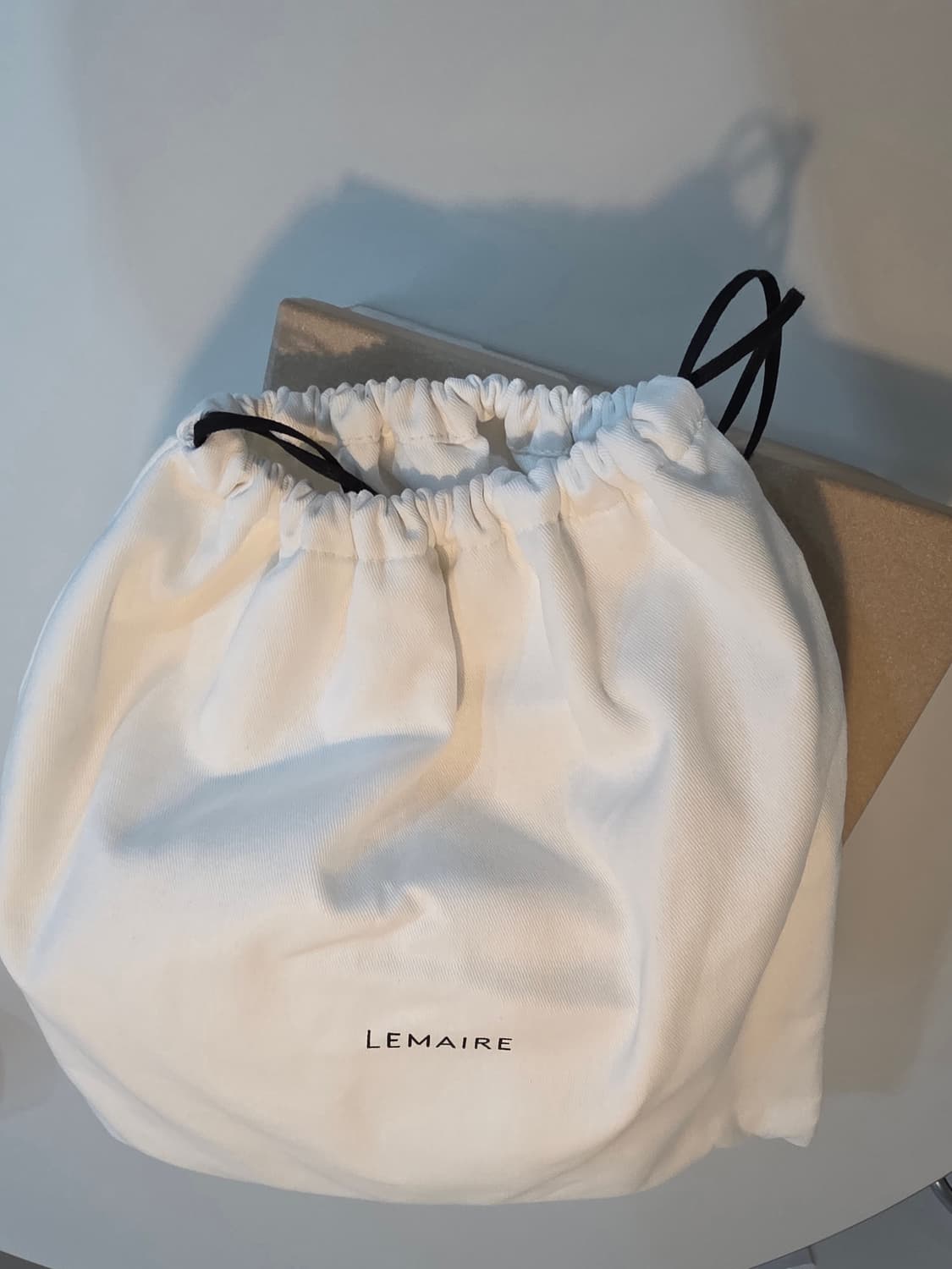 르메르 카트리지 스포츠백 블랙 새상품 판매합니다 상품이미지5