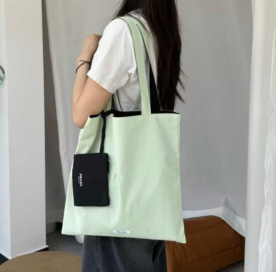 프라다 뷰티 리버서블(양면) 에코백  상품이미지4