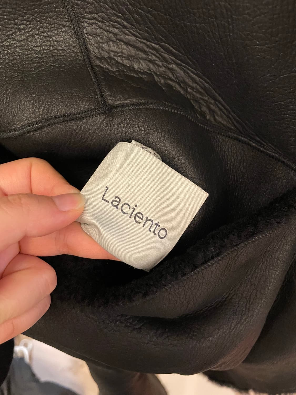 Laciento 블랙 무톤 코트  상품이미지4