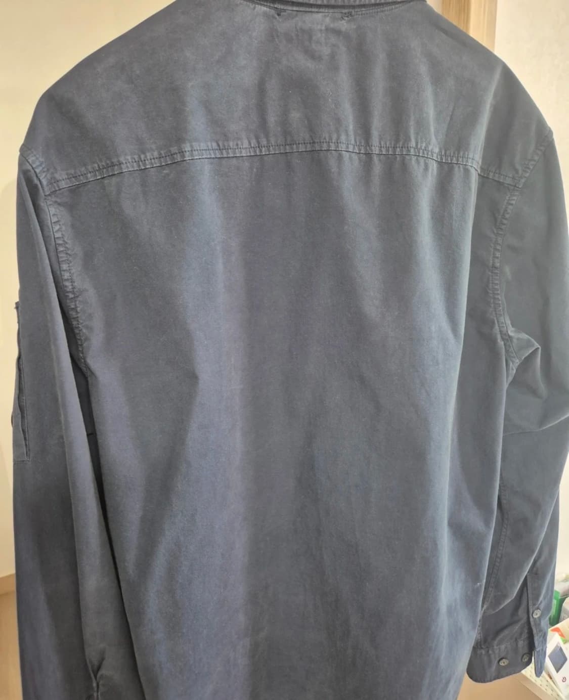 cp컴퍼니 자켓 렌즈버전 L 사이즈  상태 9.2/10  상태 좋습니다  상품이미지2