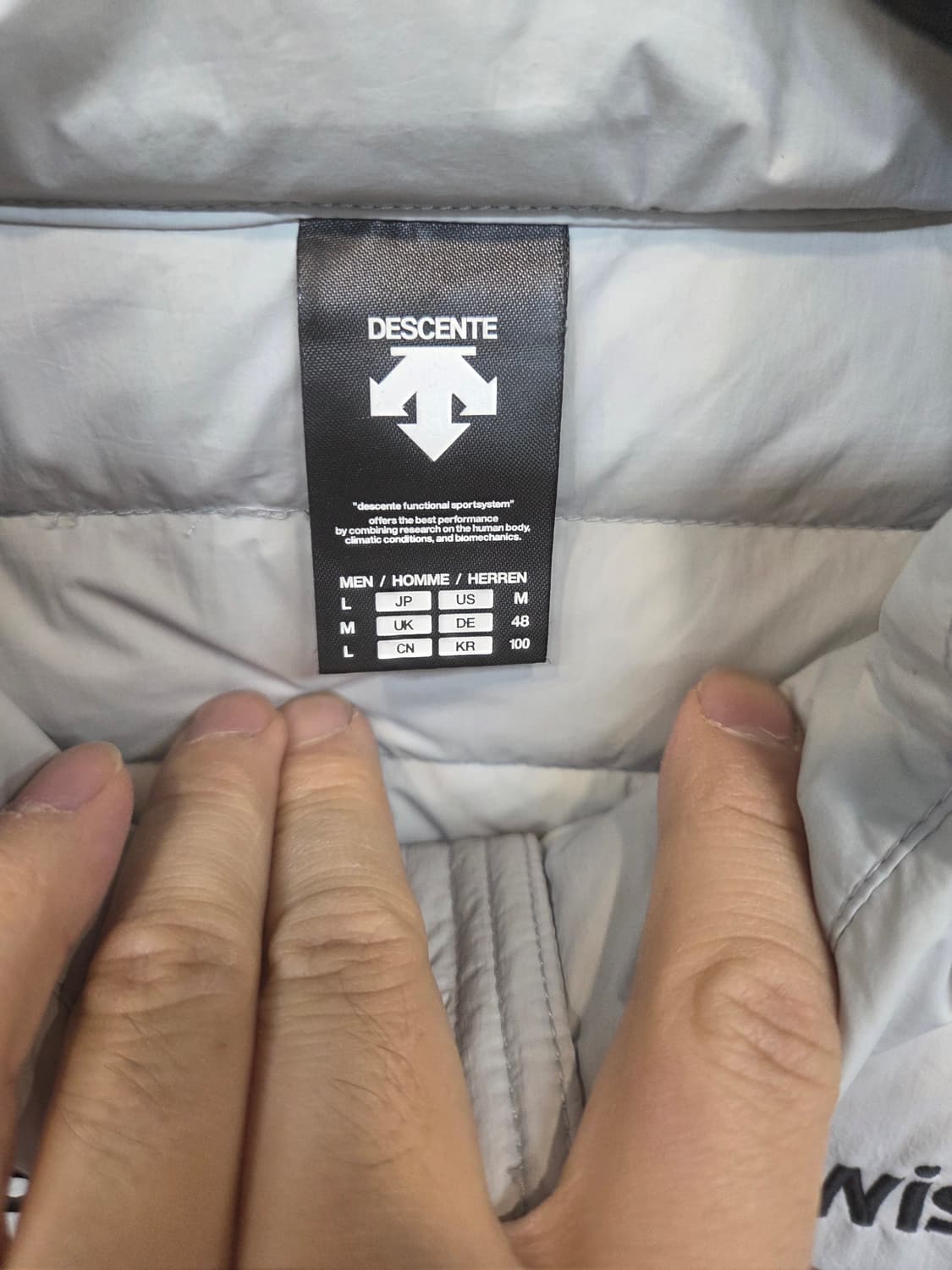 데상트 아우디 레플리카 구스다운 경량패딩 L 상품이미지3