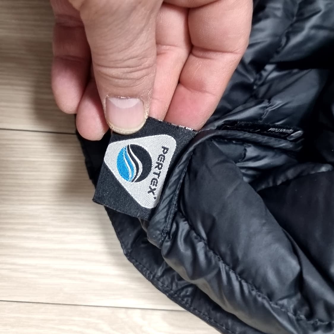 노스페이스 800 필파워 경량패딩 블랙(105) 상품이미지5