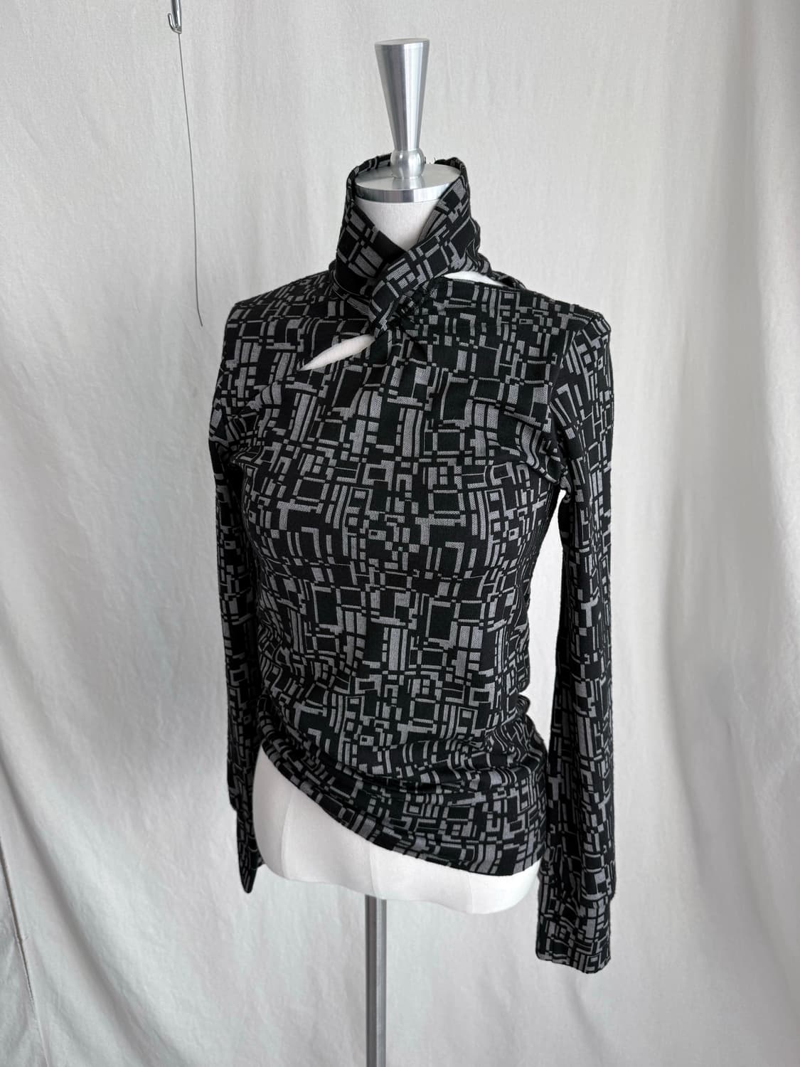 Edge on all 트임 터틀넥 탑 상품이미지1