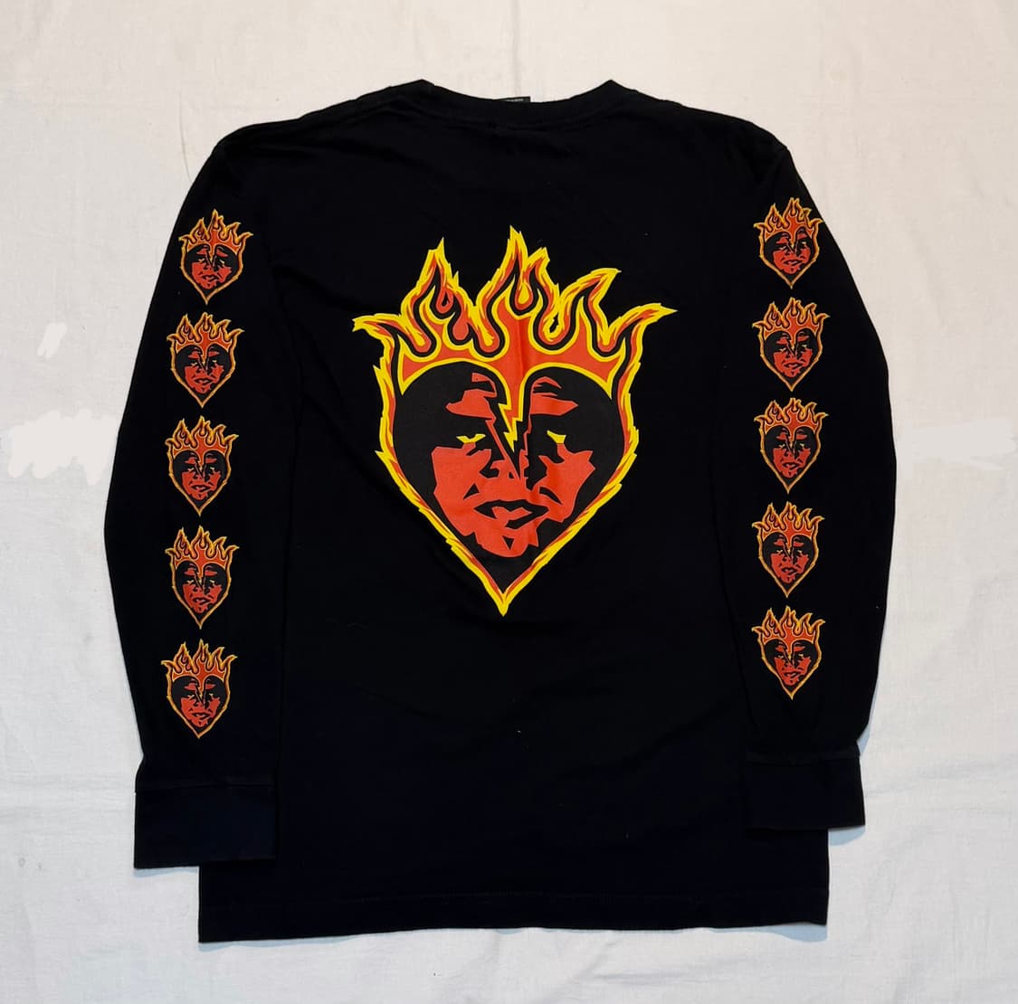 오베이 플레임 하트 롱슬리브 긴팔티 블랙 상품이미지2