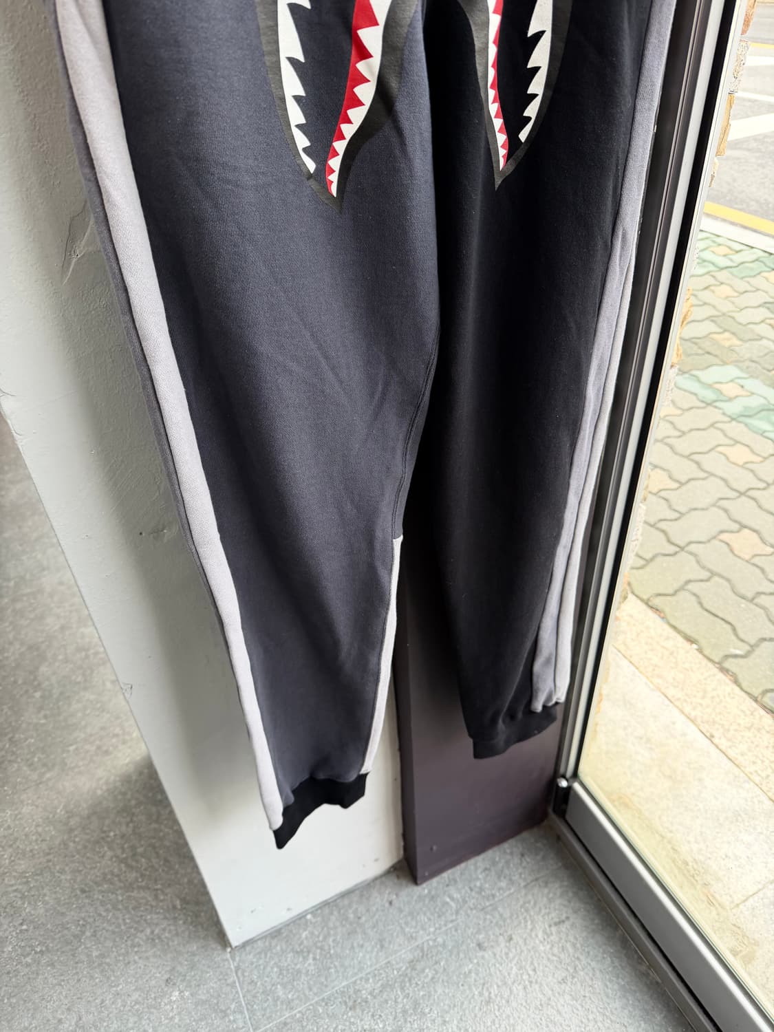 .L/ 베이프 하프앤하프 샤크 조거팬츠 상품이미지4