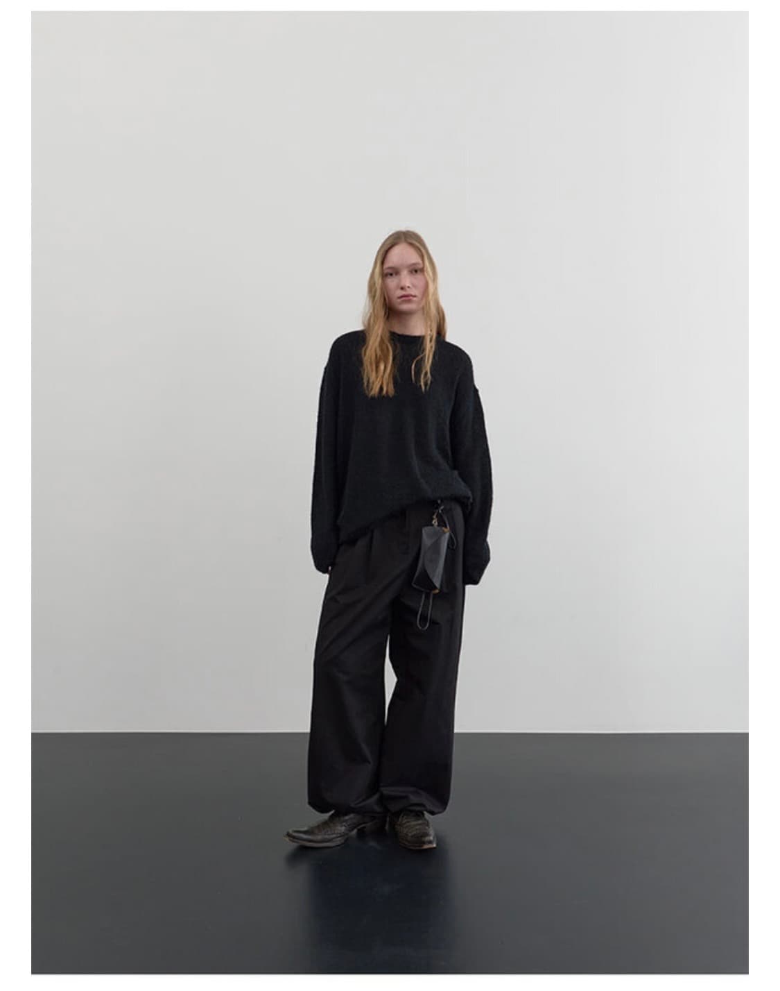 COTTON TUCK JOGGER PANTS (BLACK) 상품이미지1